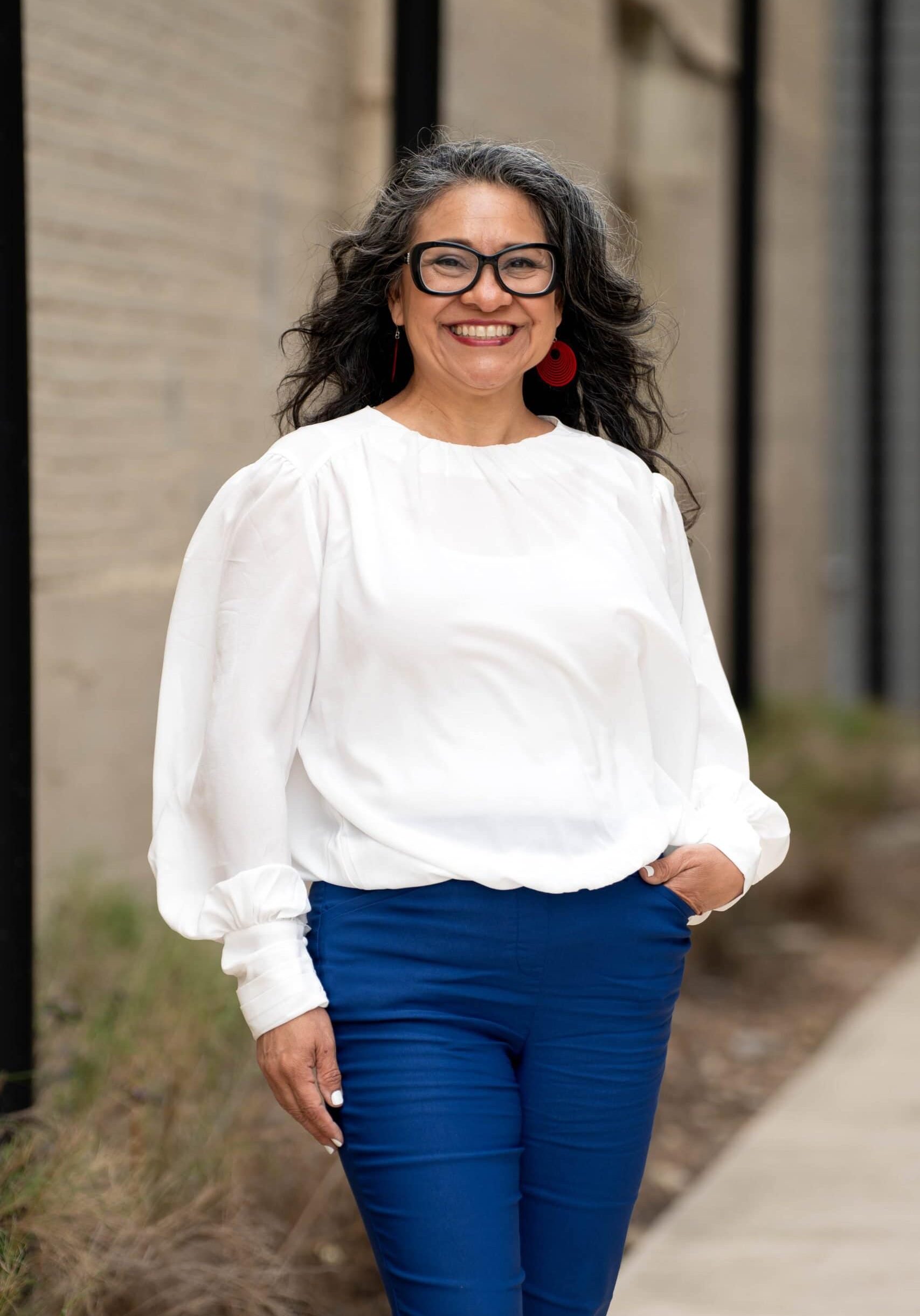 Portrait of Sonia Garcia, owner, color expert